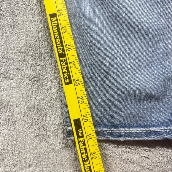 Flypaper Women’s Light Wash Straight Jeans Embroidered Pockets Size 34x32 - Picture 12 of 14